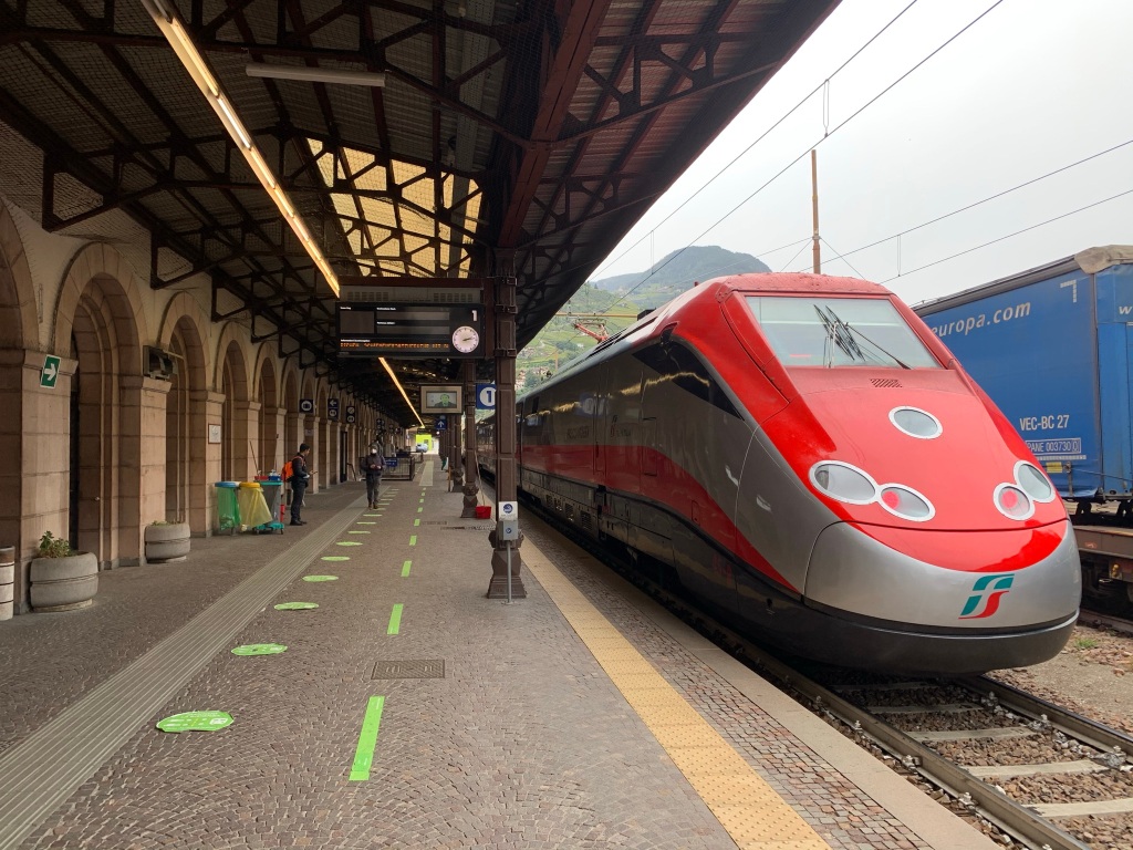 Italy’s premium high speed train – the Frecciarossa 🚆🇮🇹 in Business Class during the COVID-19 Pandemic