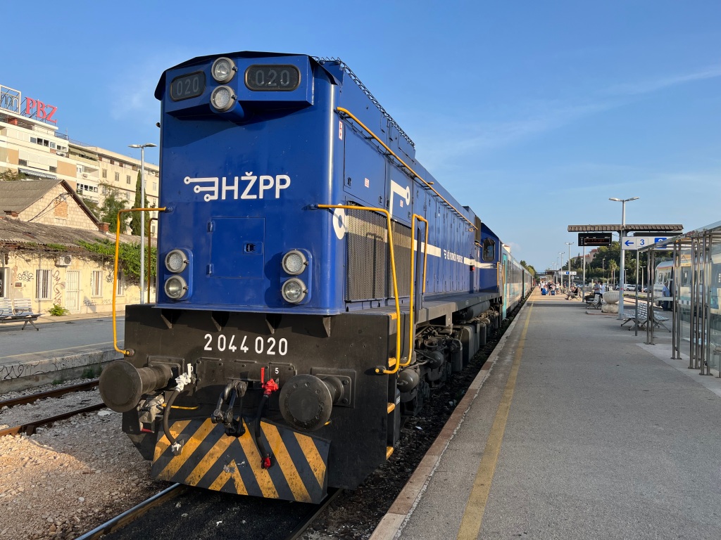 Holidaying with the Hungarians – Adria InterCity sleeper train from Split 🇭🇷 to Budapest 🇭🇺