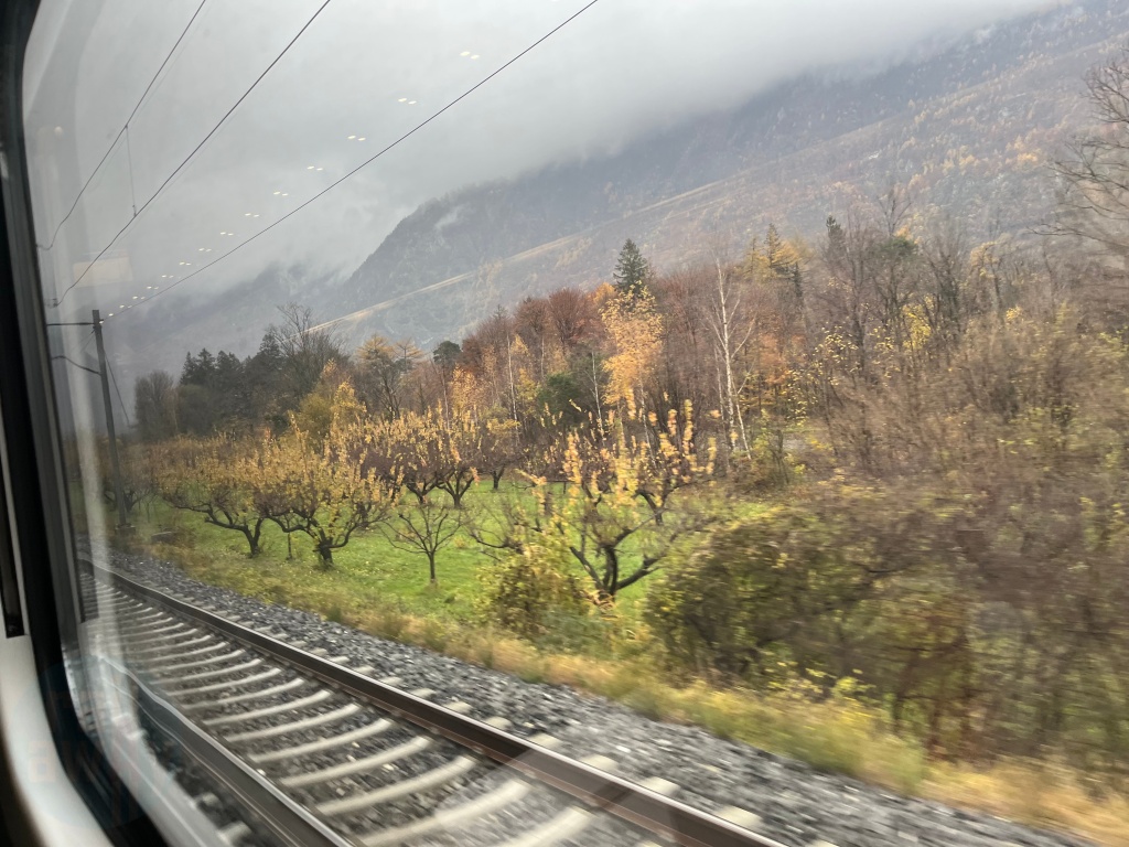 Milan 🇮🇹 to Geneva 🇨🇭 by tilting EuroCity train – scenic trip through the Alps!