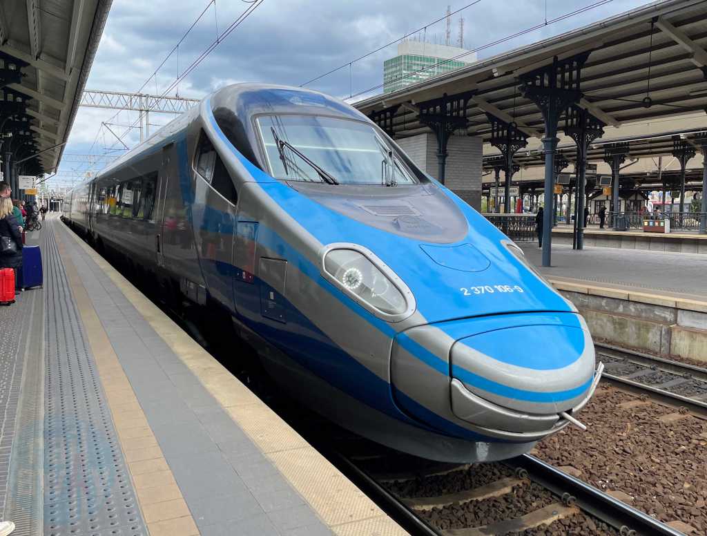 Poland’s Flagship High-Speed Train – Gdańsk 🇵🇱 to Warsaw 🇵🇱 on the Express Intercity Premium